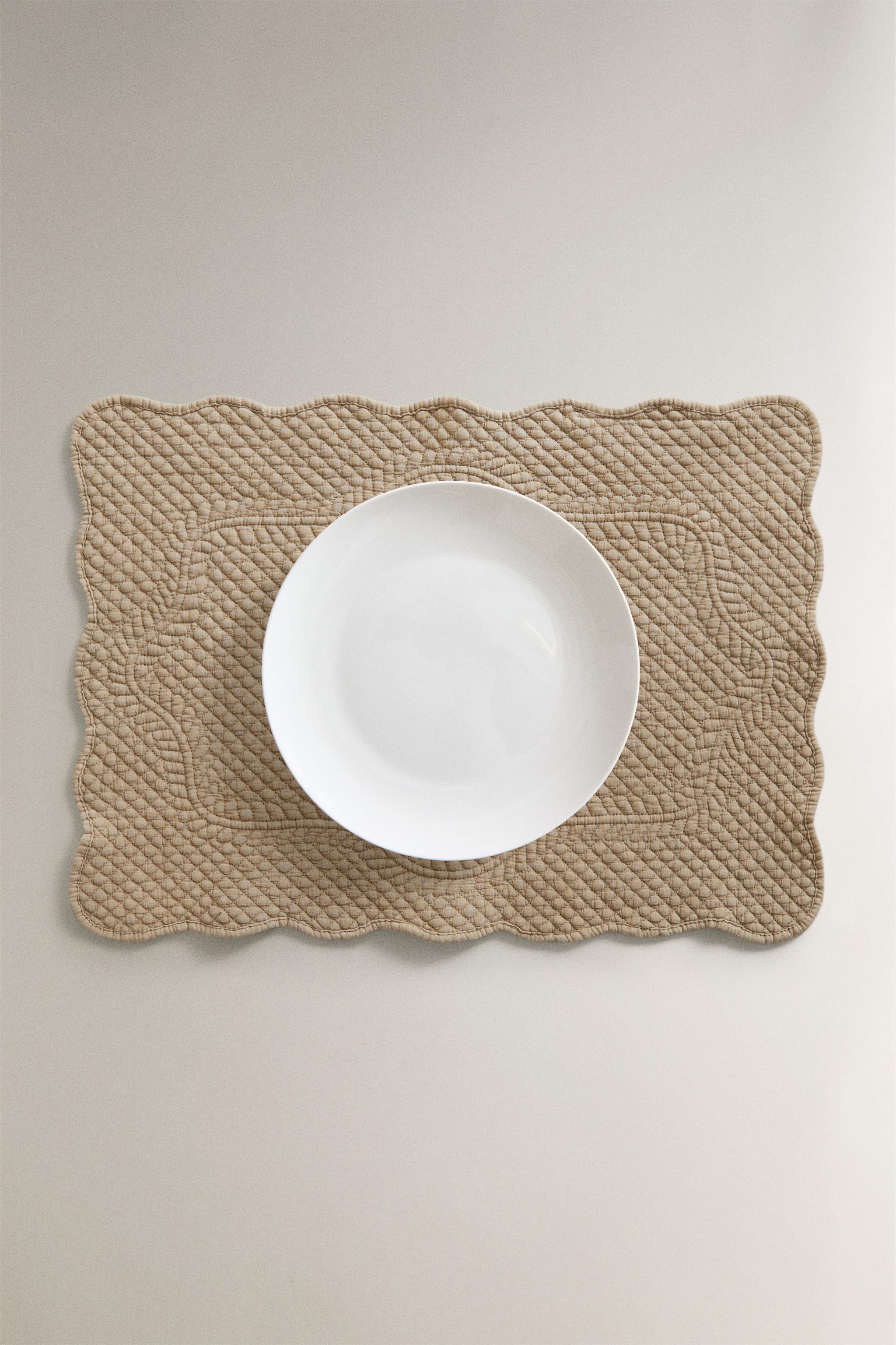 SET DE TABLE MATELASSÉ